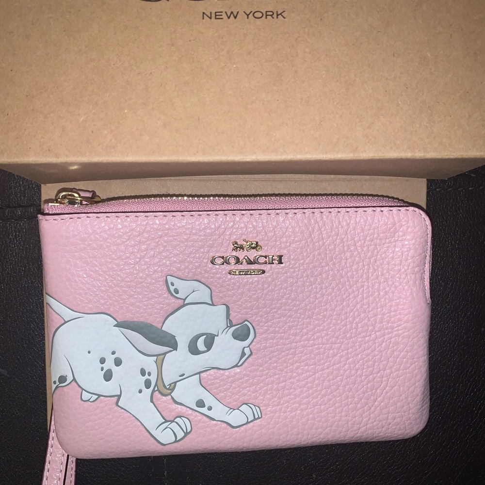 Disney coach 101 dalmatians wristlet - Picture 2 of 8